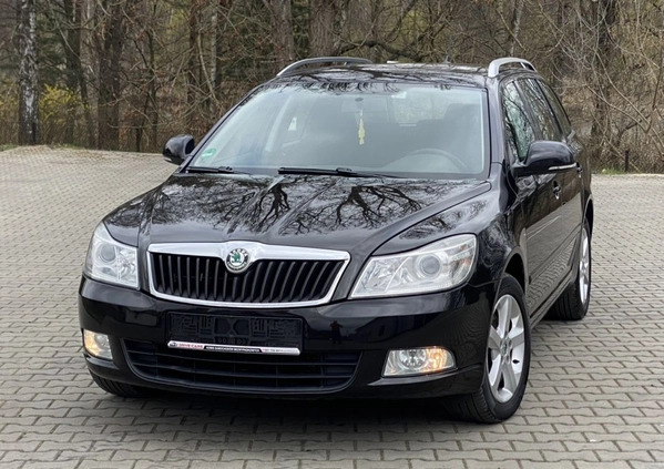 Skoda Octavia cena 28900 przebieg: 212000, rok produkcji 2011 z Poręba małe 254